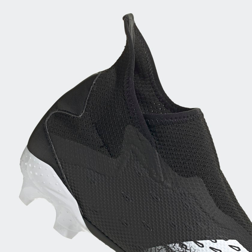 PREDATOR FREAK.3 LACELESS FIRMGROUND SOCCER CLEATS