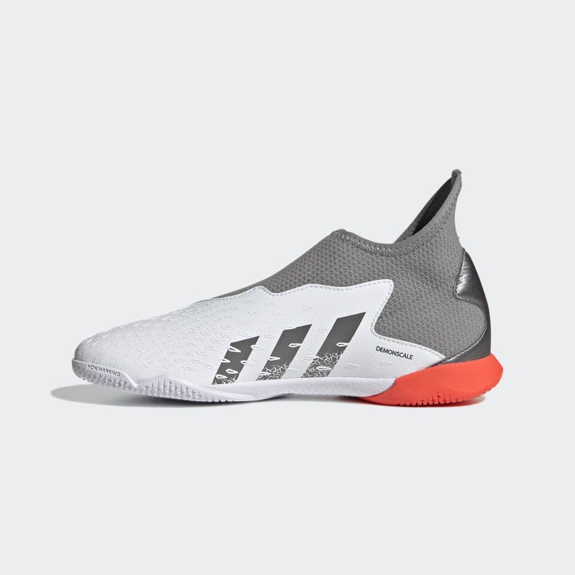 Laceless on sale futsal shoes