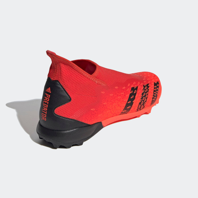 PREDATOR FREAK.3 LACELESS TURF SHOES