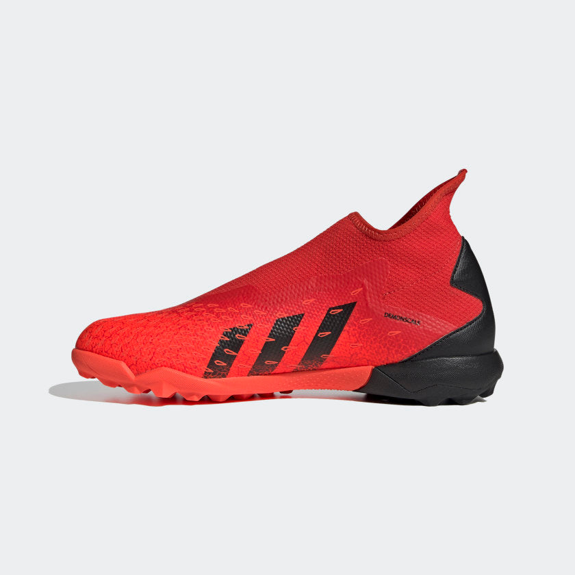 PREDATOR FREAK.3 LACELESS TURF SHOES