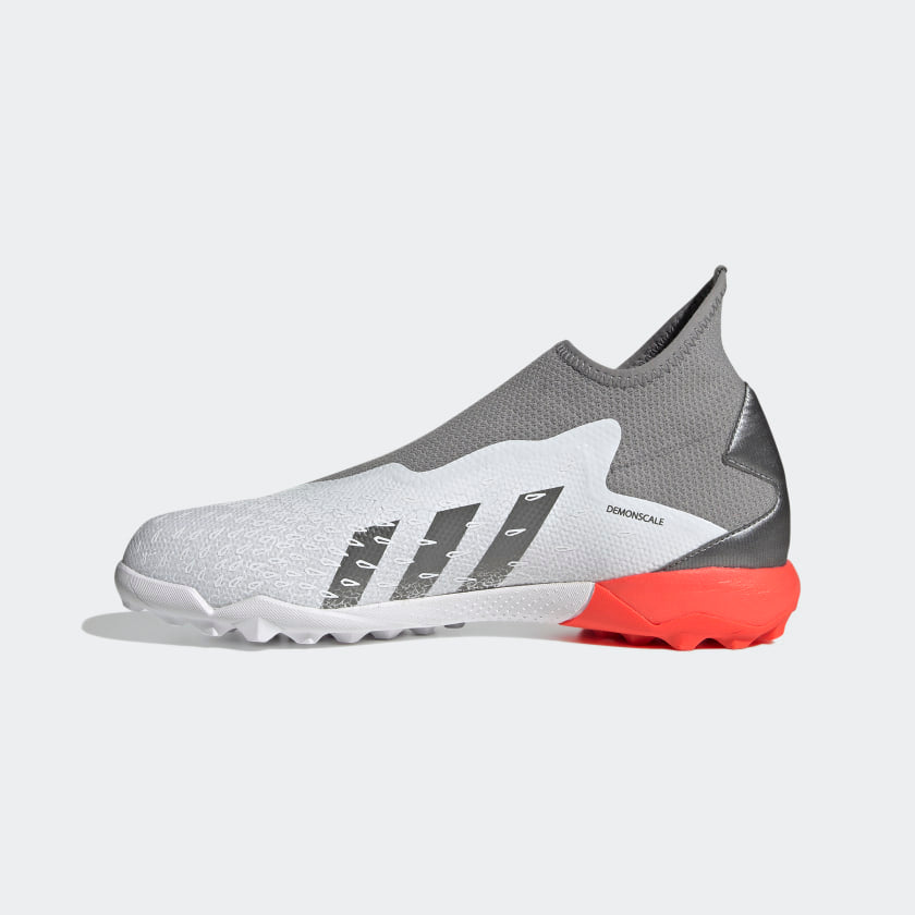 PREDATOR FREAK.3 LACELESS TURF SHOES