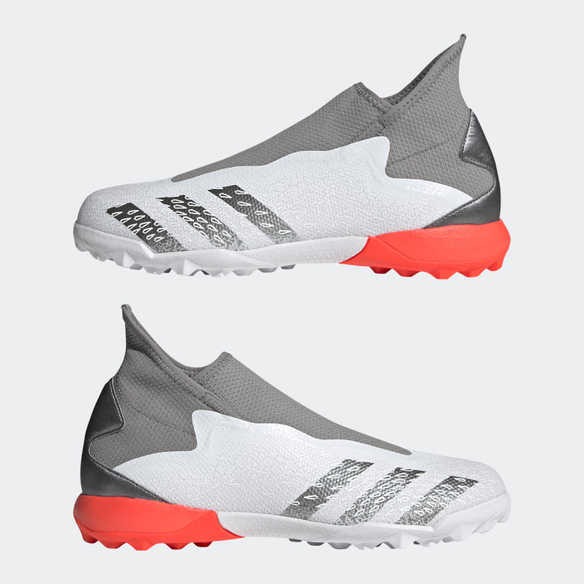 PREDATOR FREAK.3 LACELESS TURF SHOES