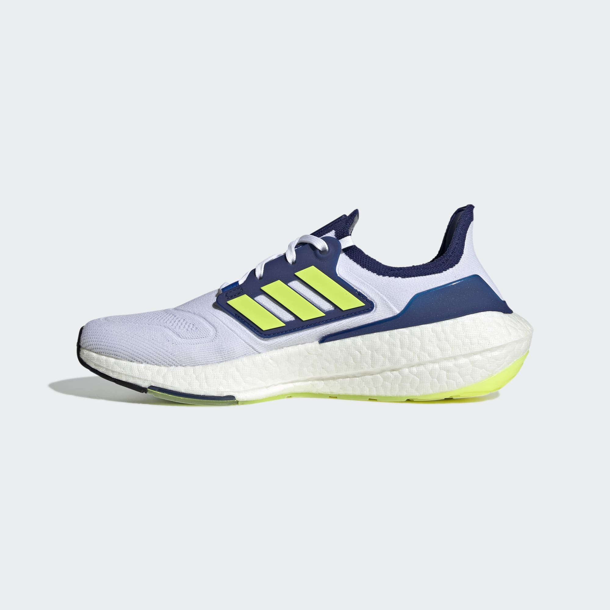 adidas ULTRABOOST 22 RUNNING SHOES