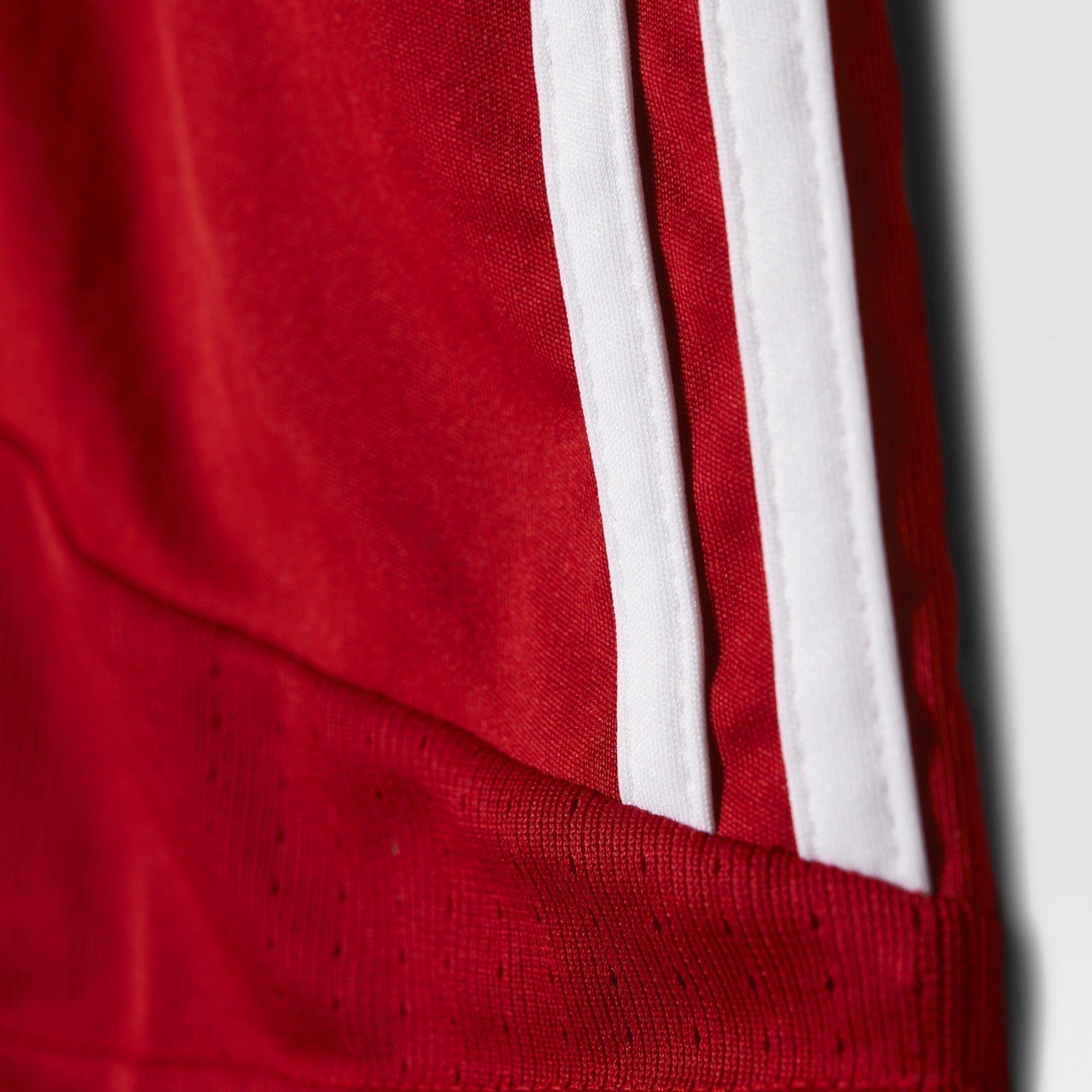 Youth Regista 16 Short - Red