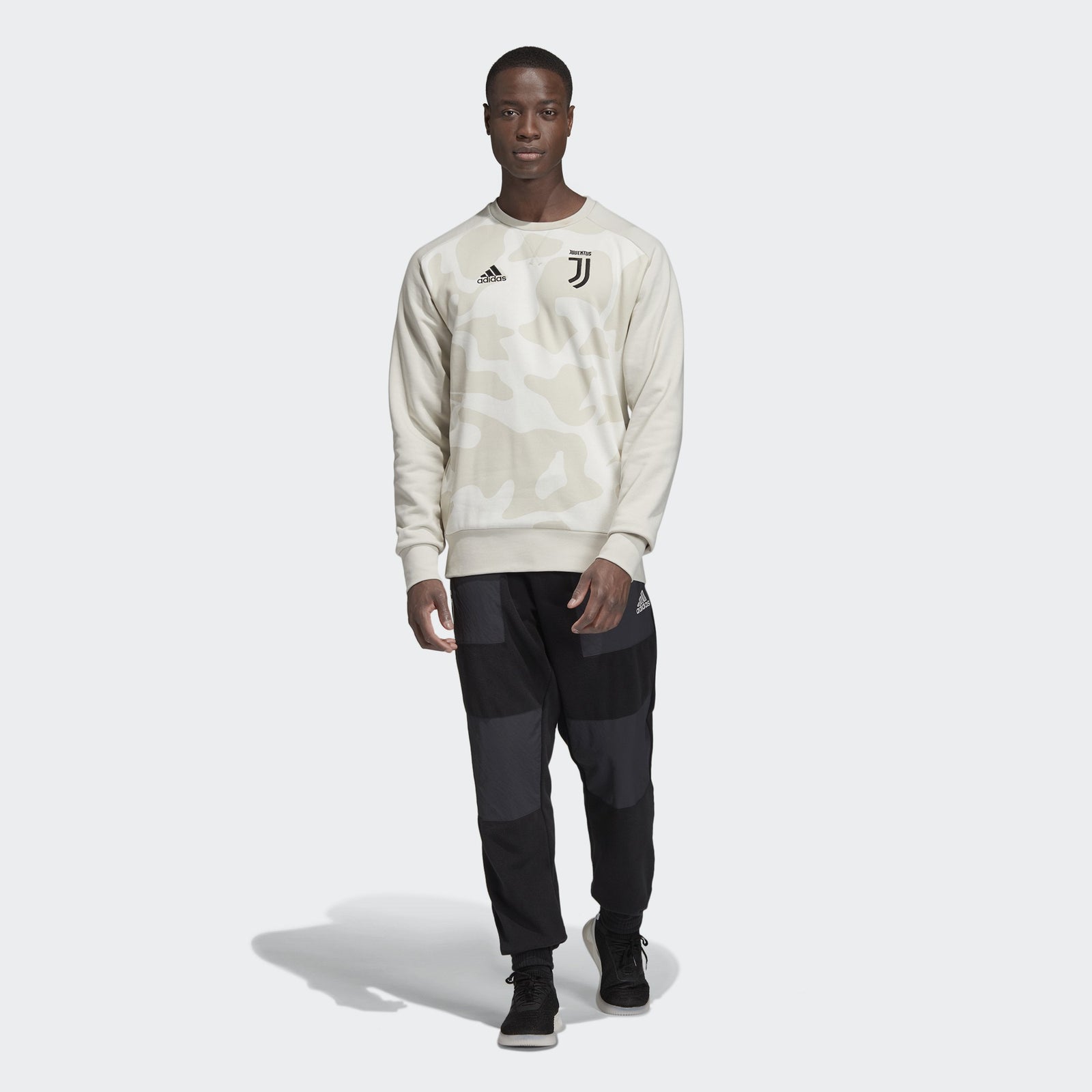 Men's Juventus Crew Sweatshirt - White/Camo Print
