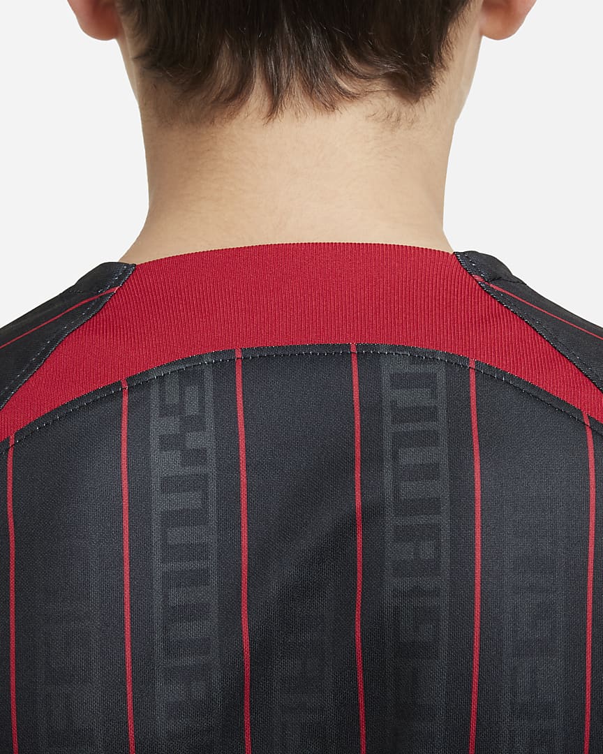 Nike LeBron x Liverpool FC Big Kids' Dri-FIT Stadium Soccer Jersey