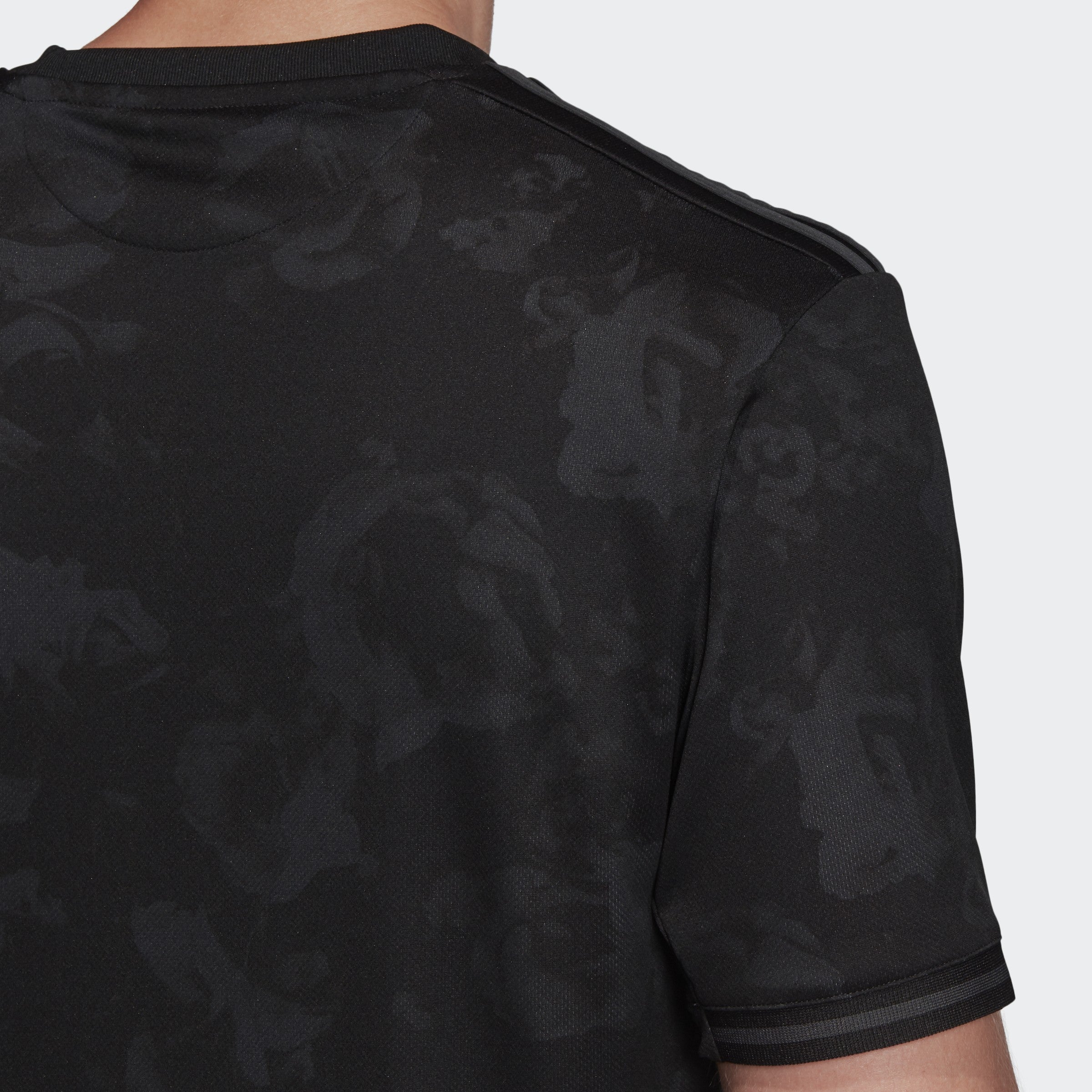 MANCHESTER UNITED THIRD JERSEY