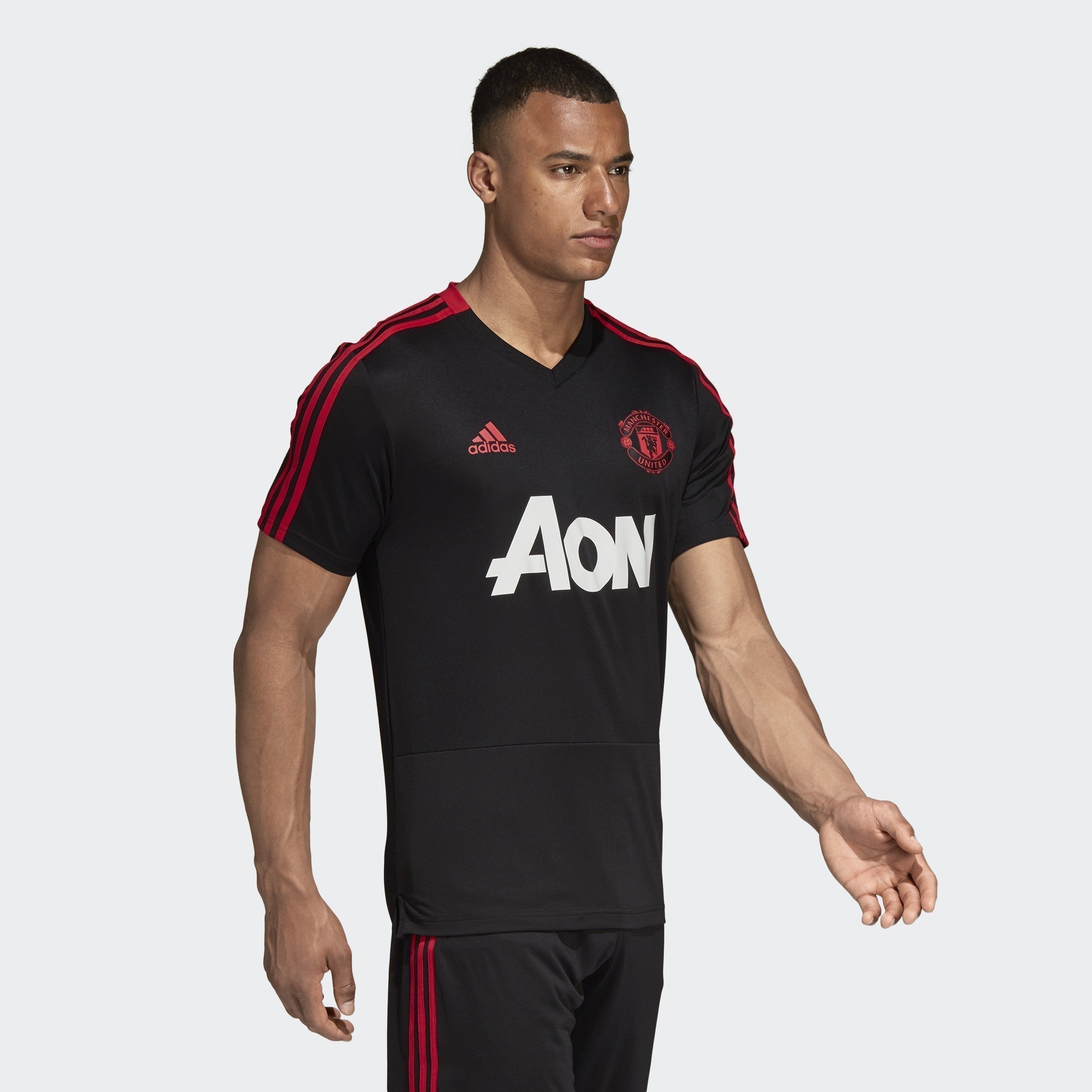 Manchester united black online and red kit