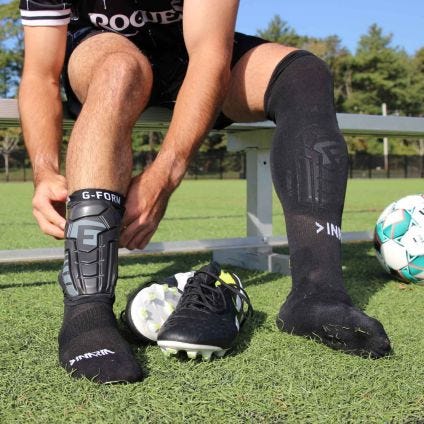 G-FORM YOUTH PRO-S VENTO SHIN GUARD
