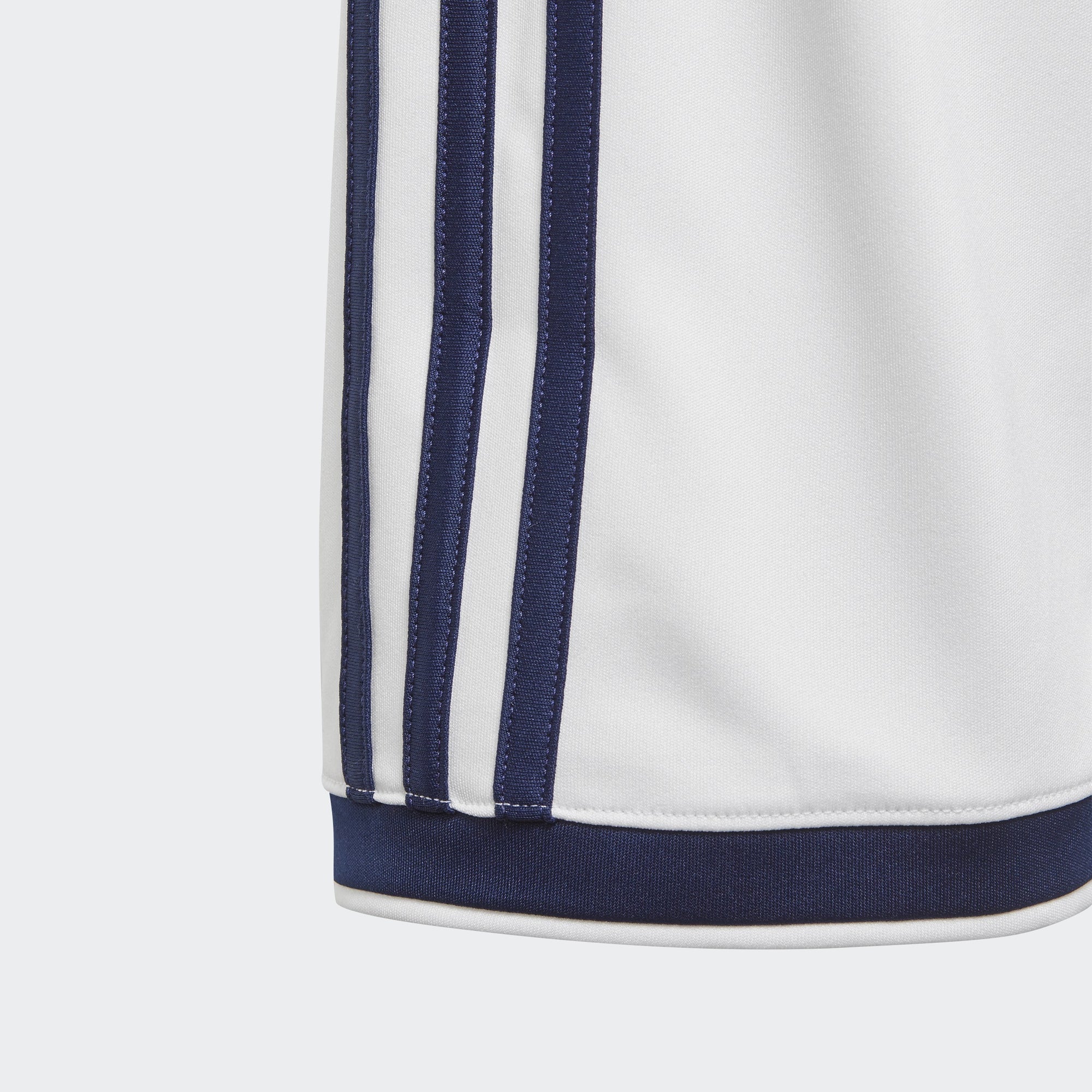 Youth Regista 18 Short -White / Dark Blue