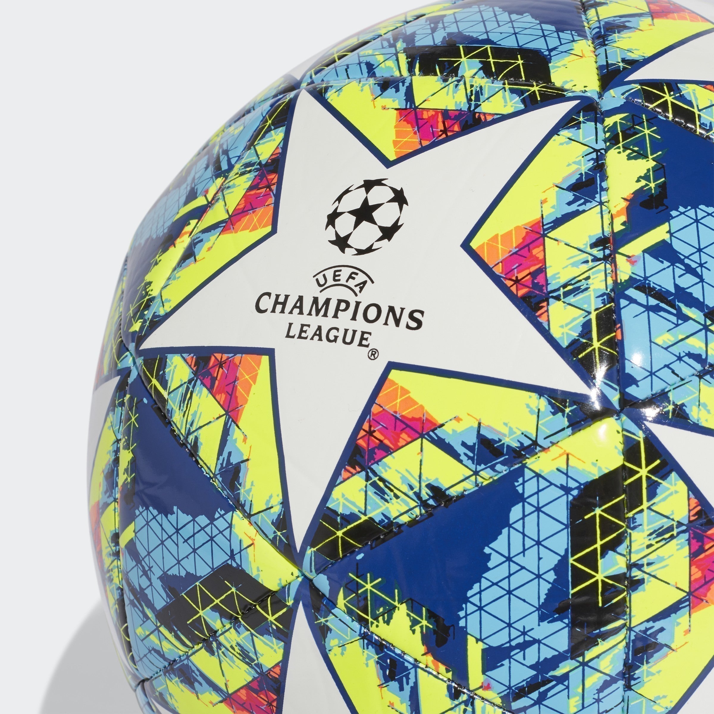 Uil type Belachelijk UCL Finale 19 Capitano Ball - White/Bright Cyan/Solar Yellow/Shock Pin